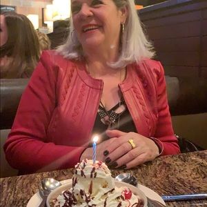 Meet your Posher, Beatriz